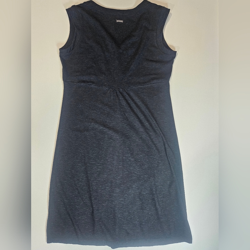 Columbia Athletic Dress Womens Small Black‎ Rocky Ridge V-neck Outdoor Classic
